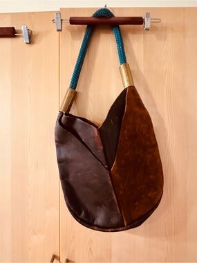 Women’s Wildwood Oyster Co. Original Wildwood Bag. Two-Tone Brown Leather